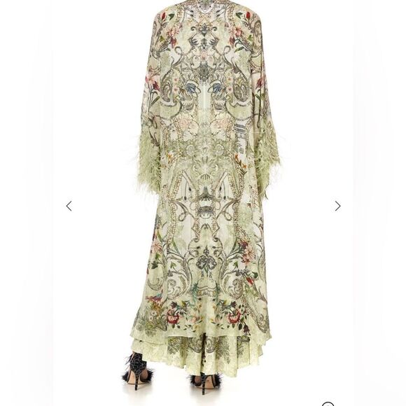 NWT 1000.00 CAMILLA Flare Sleeve Long Robe
Brick Lane Beauty OS COLLECTED PIECE - Picture 6 of 6